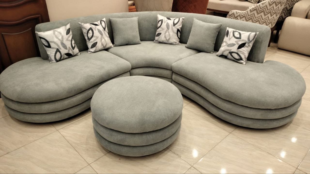 ركنة كريمي وبيج بتصميم مستدير ناعم